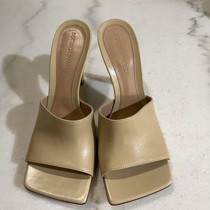 Authentic Beige Bottega Veneta 36.5
